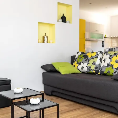 Sunny Garden * Split