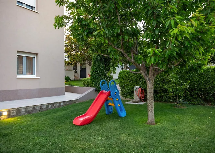 Sunny Garden * Split