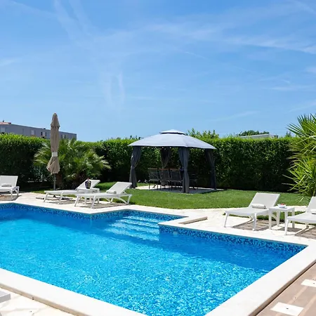 Sunny Garden * Split