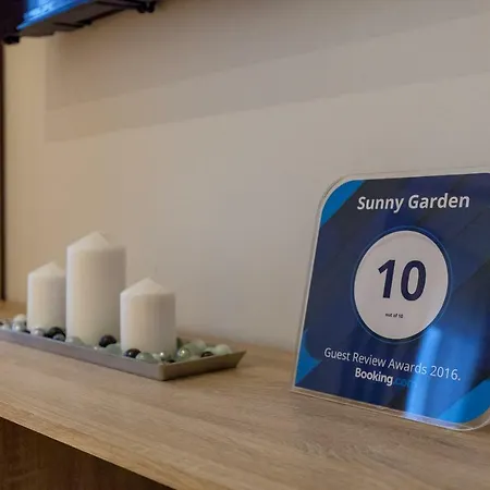 Sunny Garden شقة *